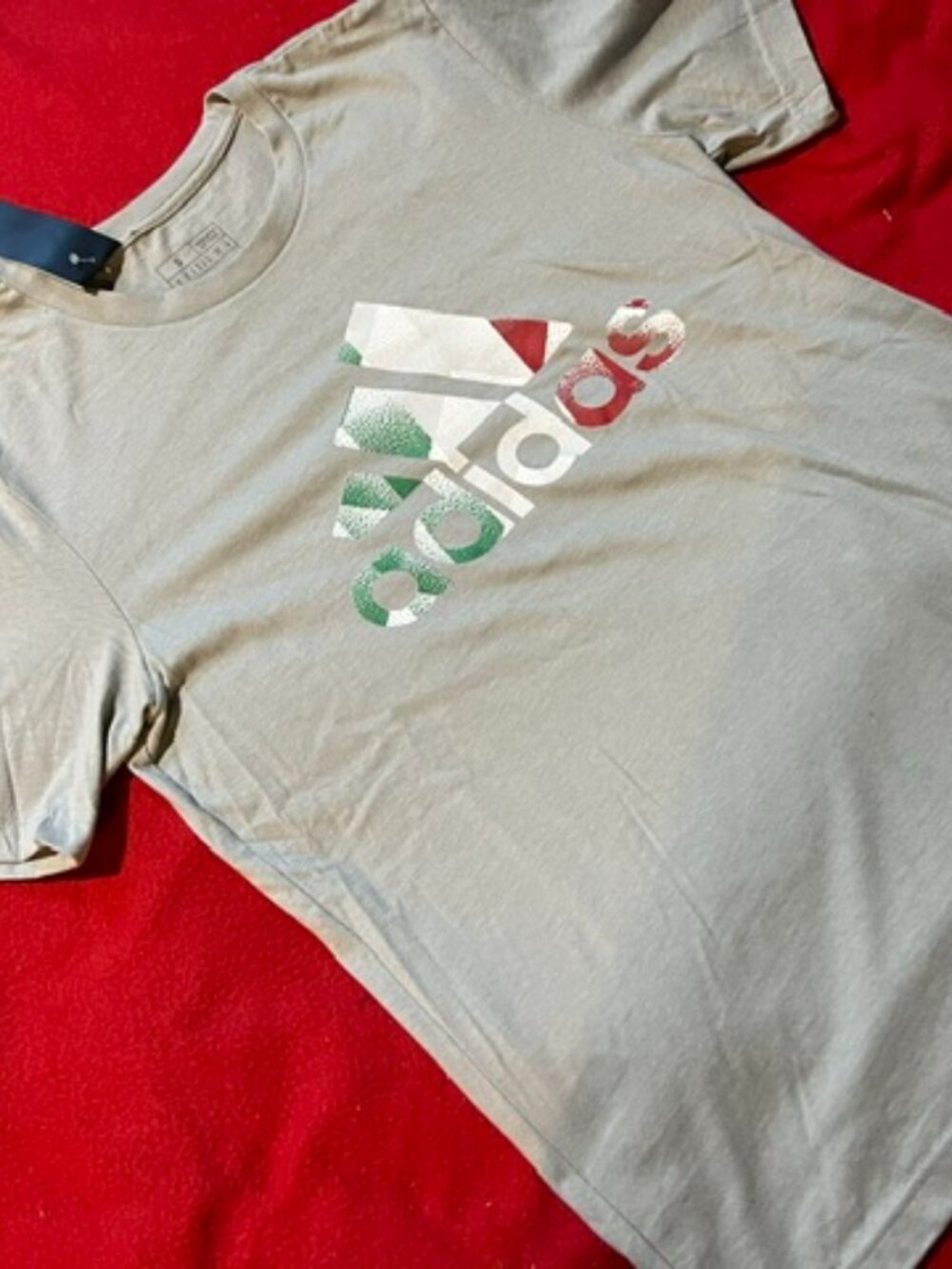 Adidas Men's Small Gray Logo Graphic T-Shirt NWT Short Sleeve Athletic Tee